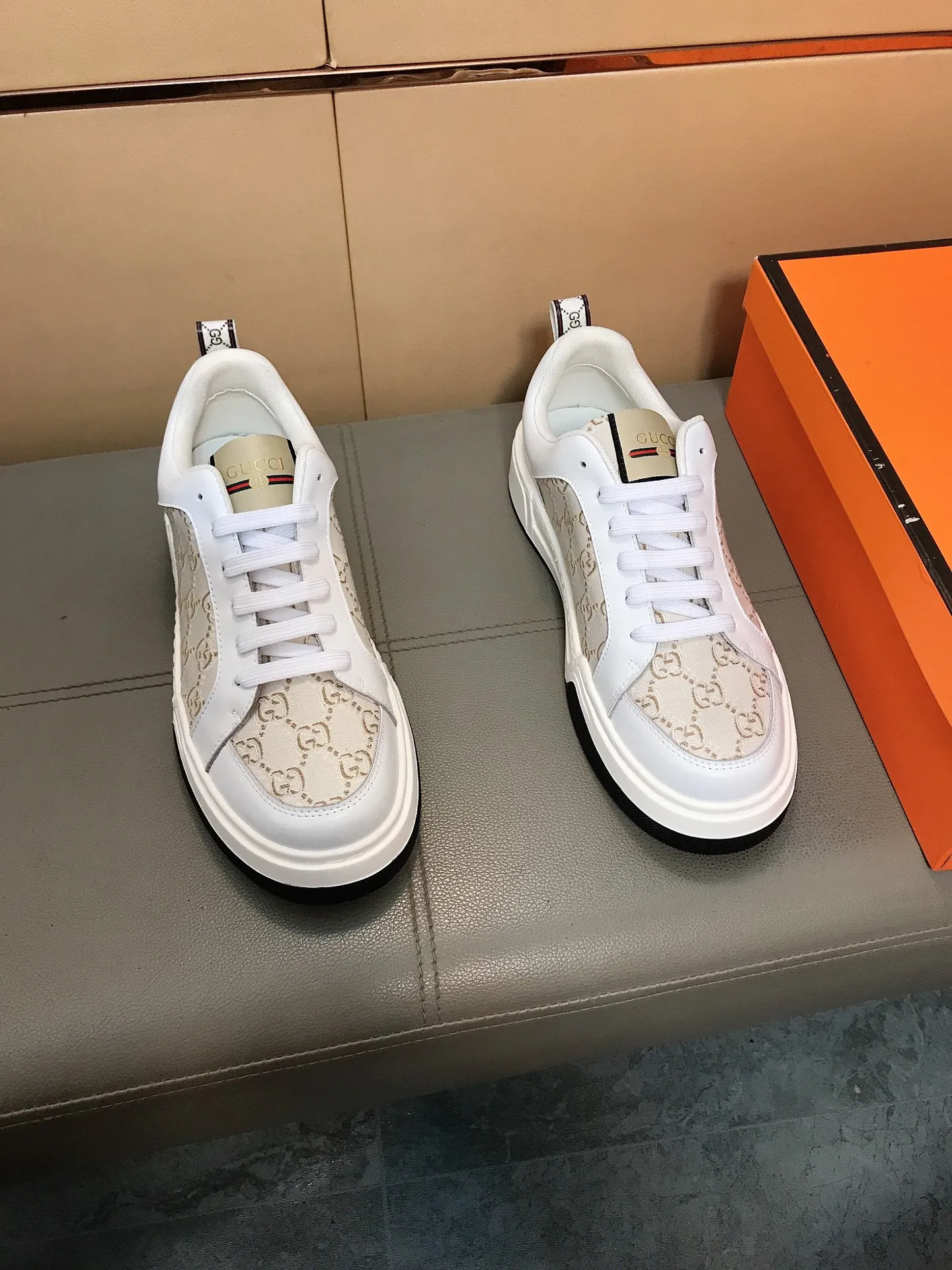 Ex-factory price 400 ⌚️⌚️[GUCCI] Gucci men’s casual shoes are absolutely popular 🔥The ultimate matching item for trendy men! Irresistible charm of super texture, the main recommendation, the upper is made of high-quality cowhide + printed fabric, sheep lining feet, wear-resistant rubber sole, noble and elegant! Extremely comfortable🎁🎁You can be as handsome as you want💪 Size 38-44!
